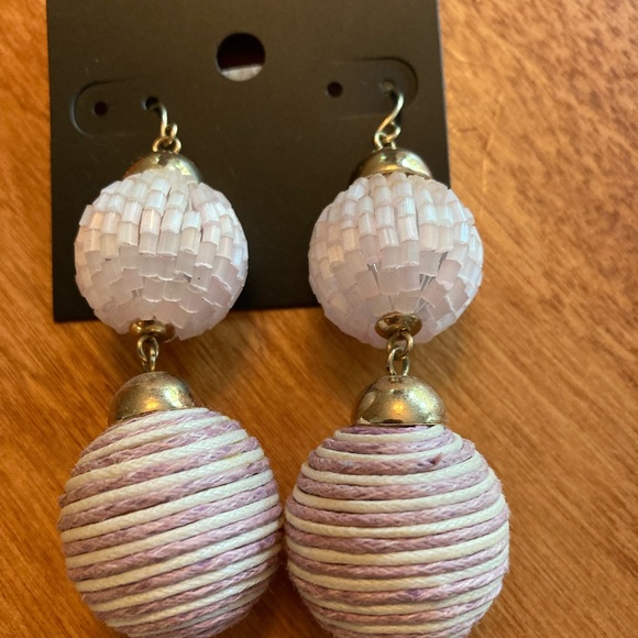 🆕 BaubleBar pale pink drop ball earrings. - Picture 2 of 5